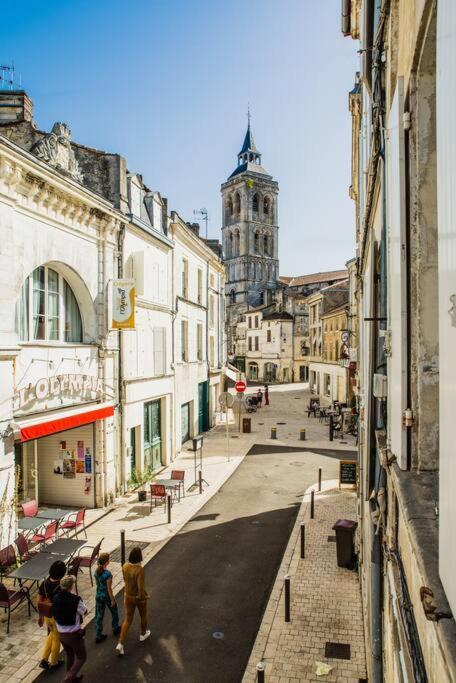 Magnifique T2 Avec Balcon Centre-Ville Cognac Esterno foto